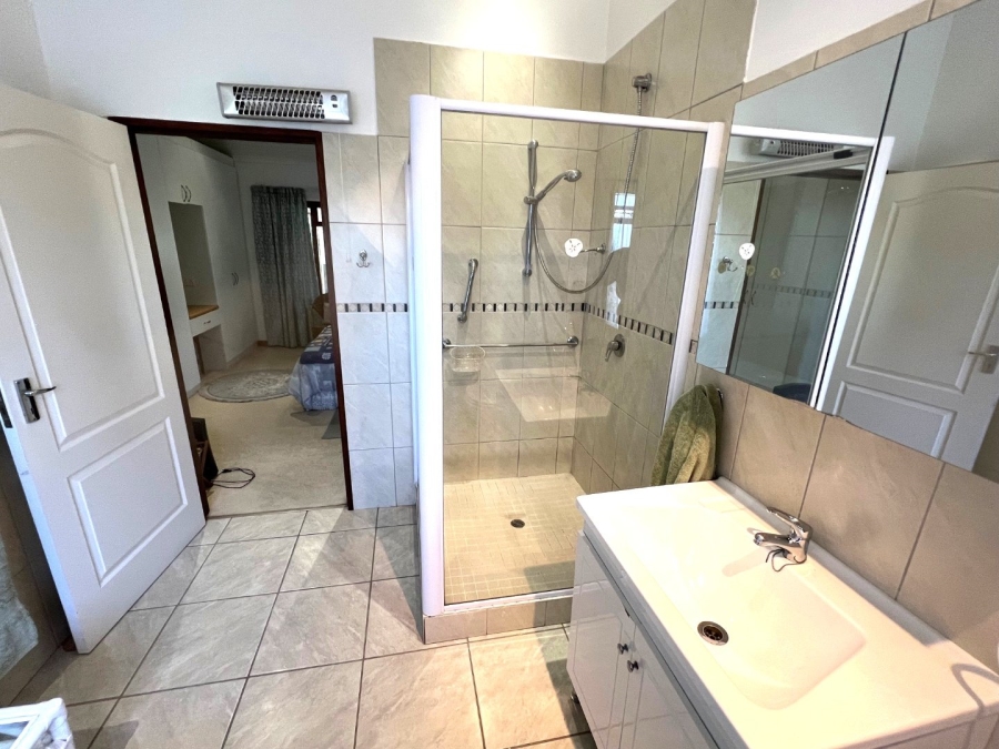 2 Bedroom Property for Sale in Harkerville A H Western Cape